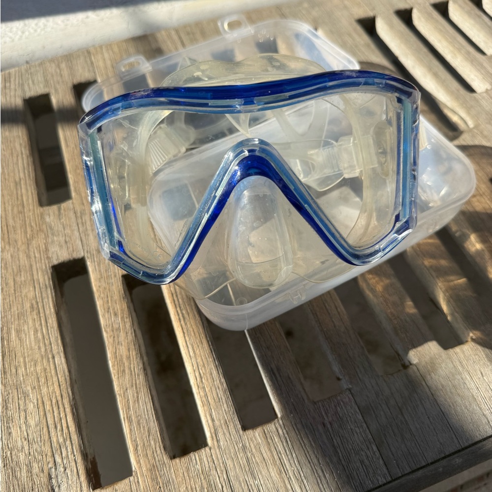 Adult size Mares dive mask